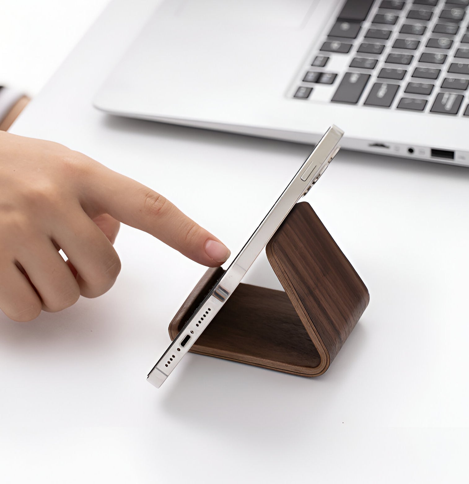 Wooden phone stand BEVORA