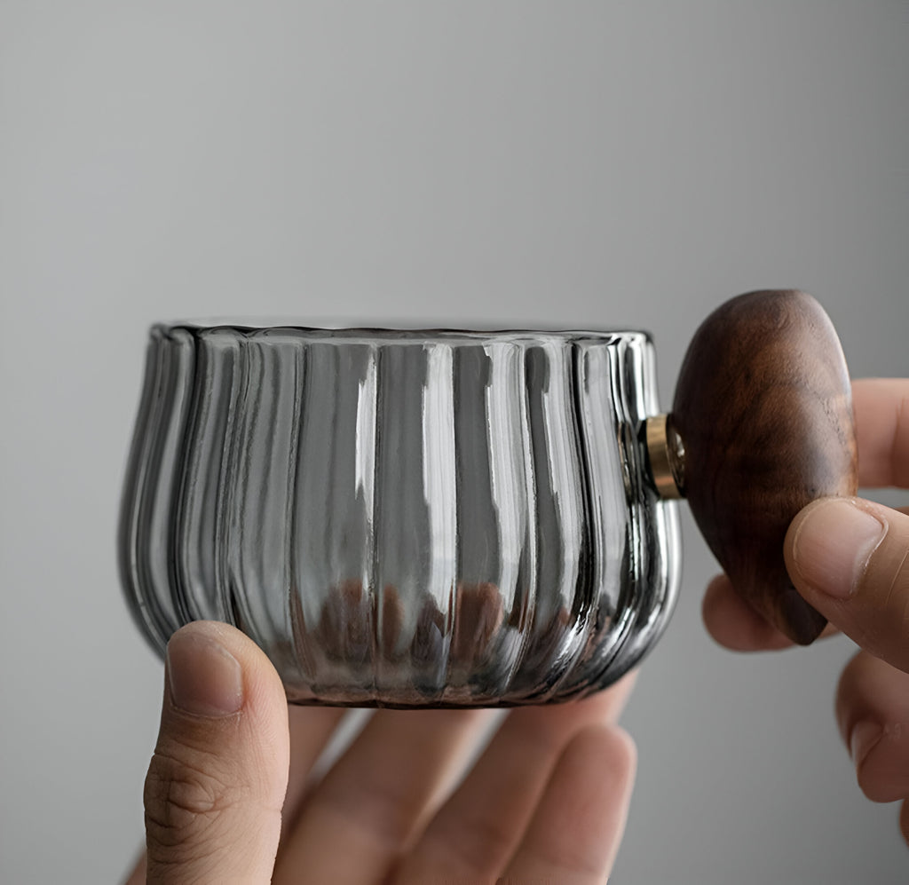 Faceted mug with a wooden handle S BEVORA