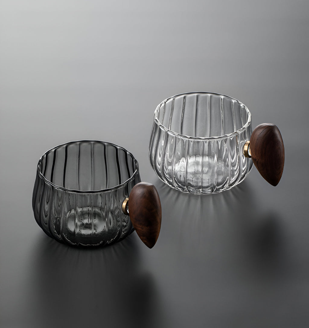 Faceted mug with a wooden handle S BEVORA