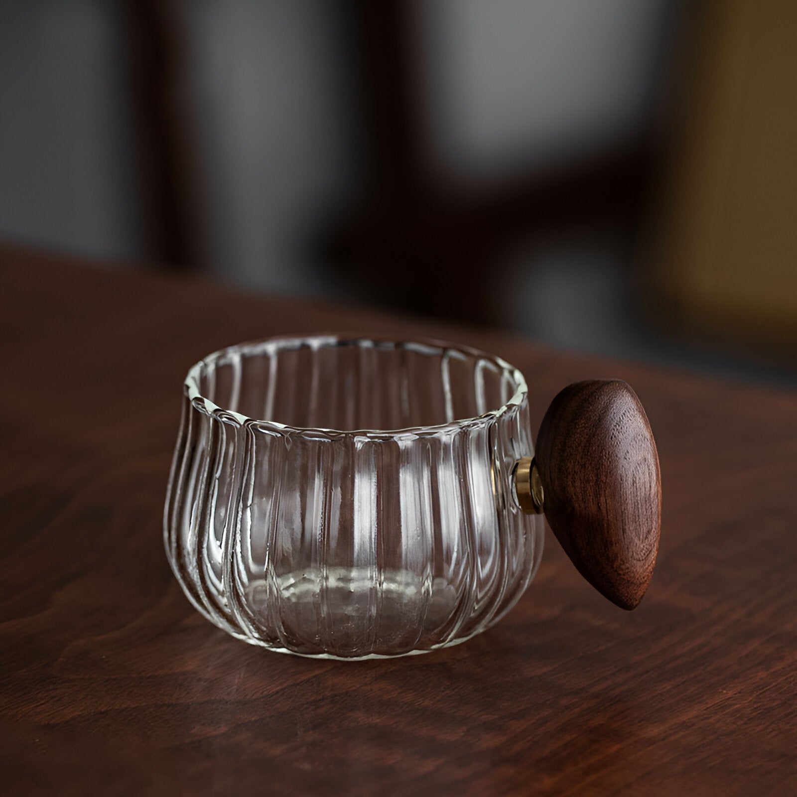 Faceted mug with a wooden handle S BEVORA