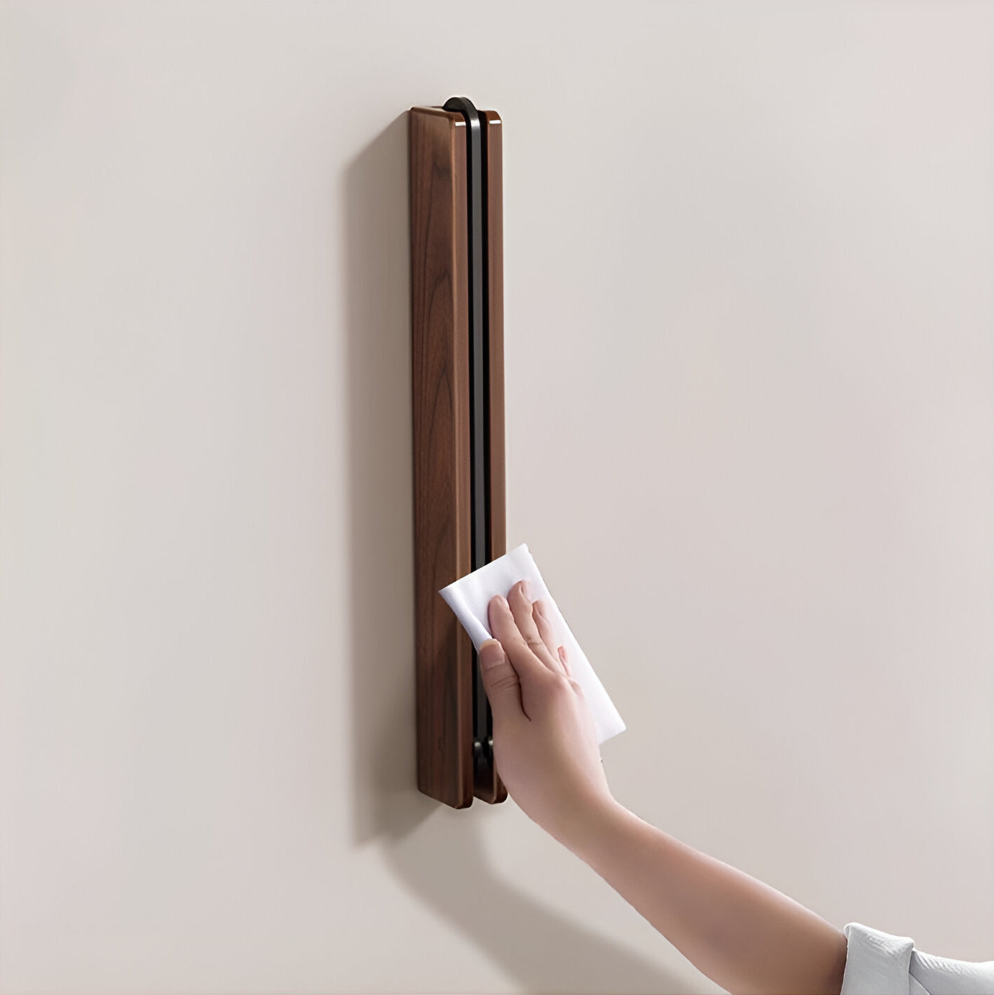 Wall-mounted hanger BEVORA