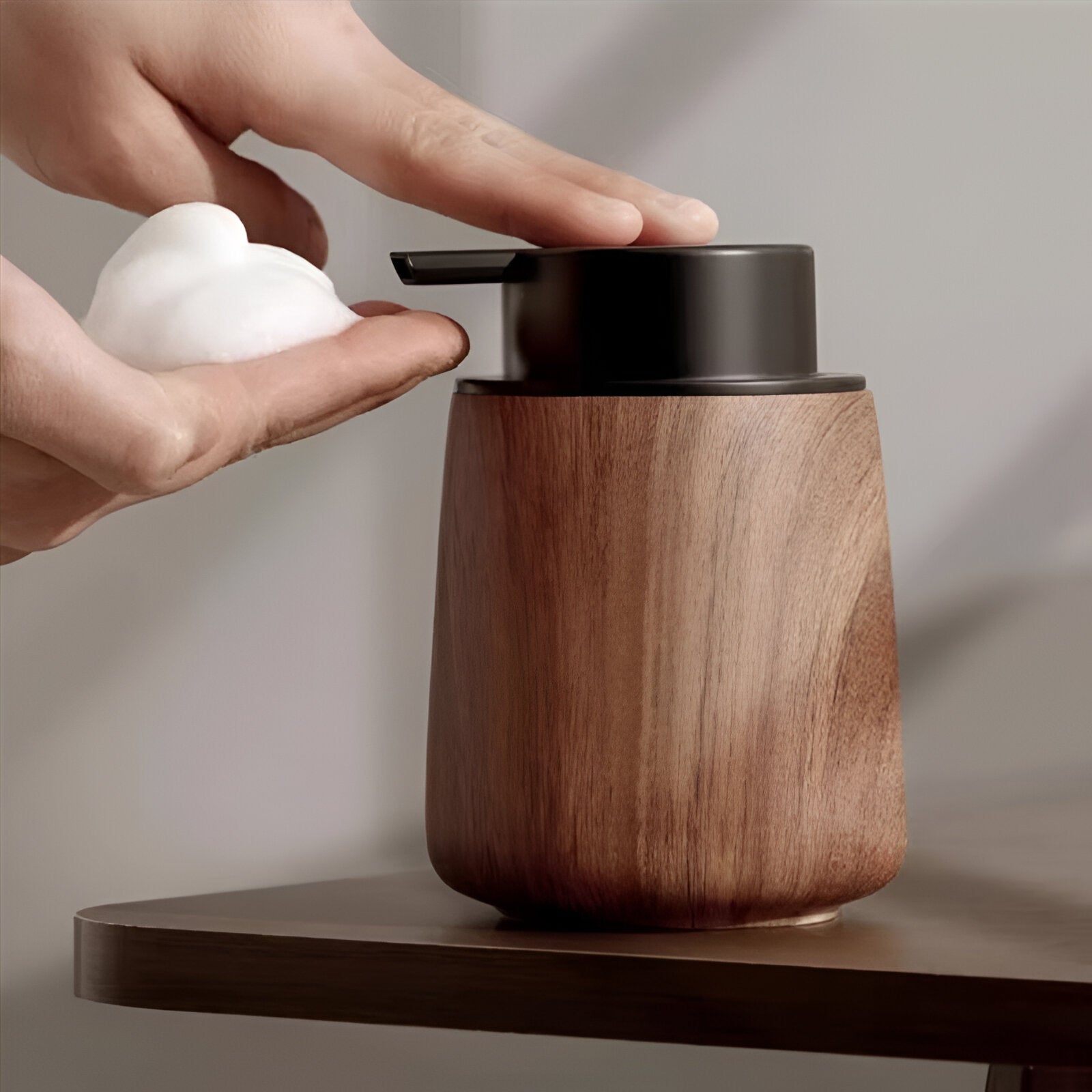 Manual soap dispenser BEVORA