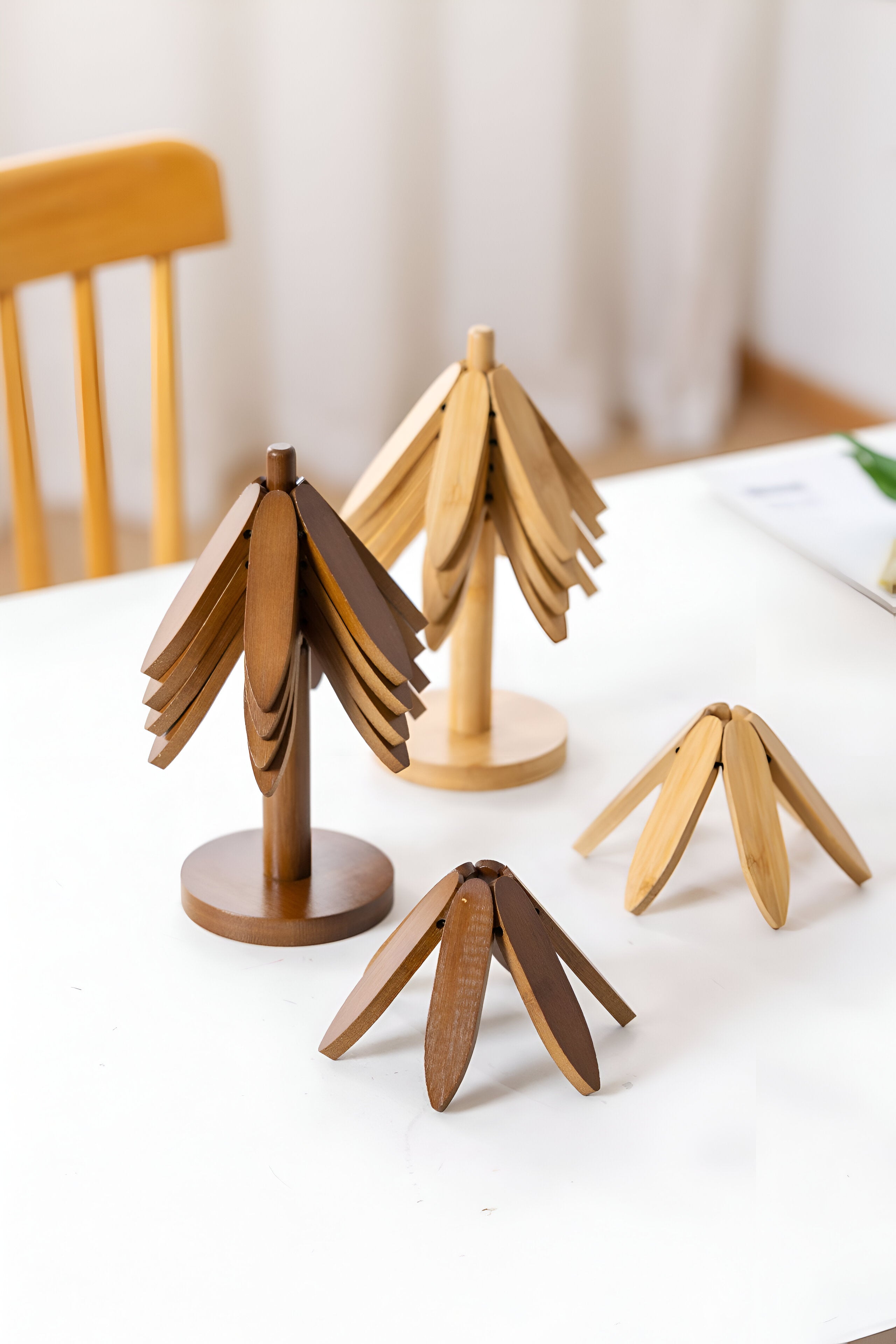 Wooden trivet BEVORA