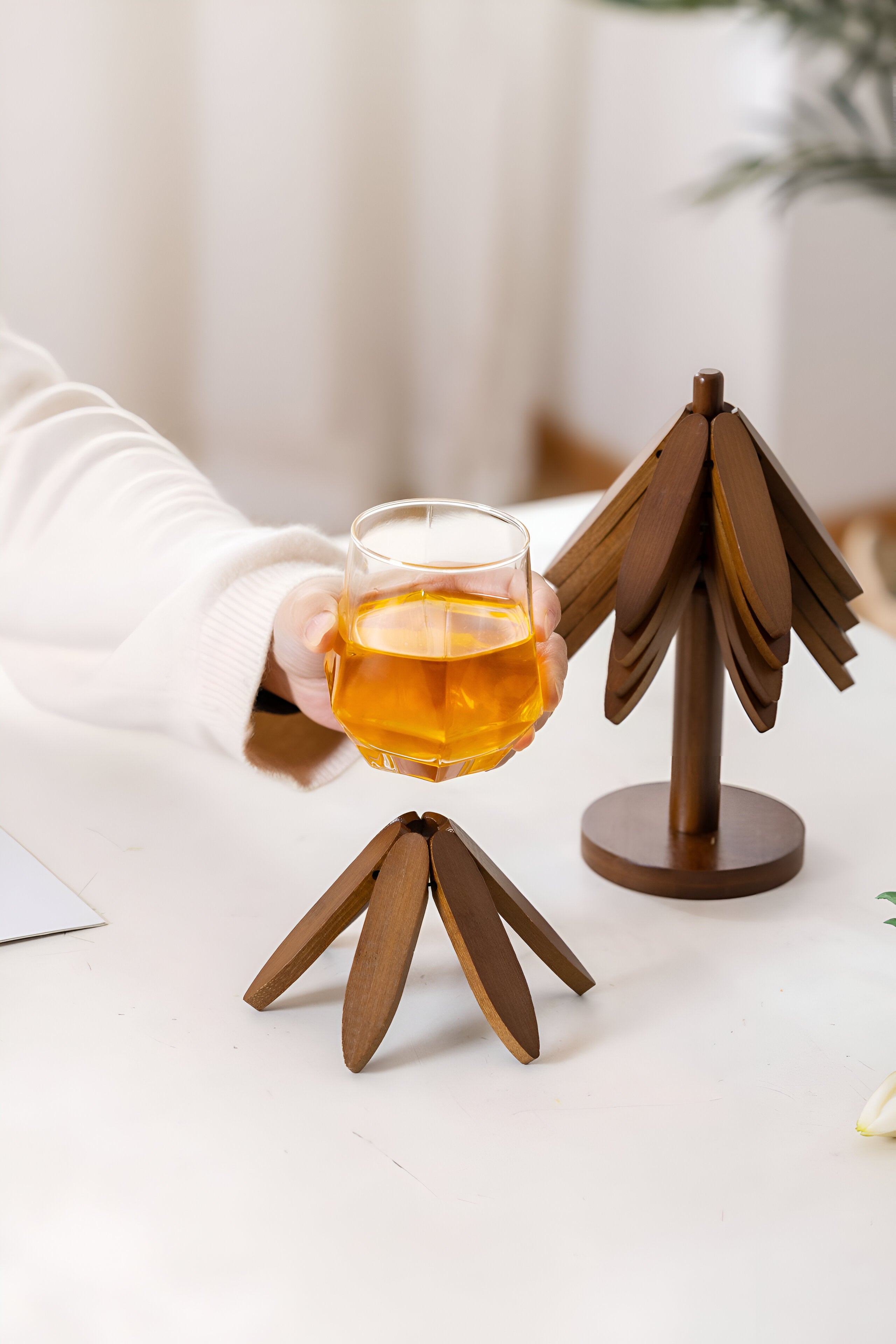 Wooden trivet BEVORA
